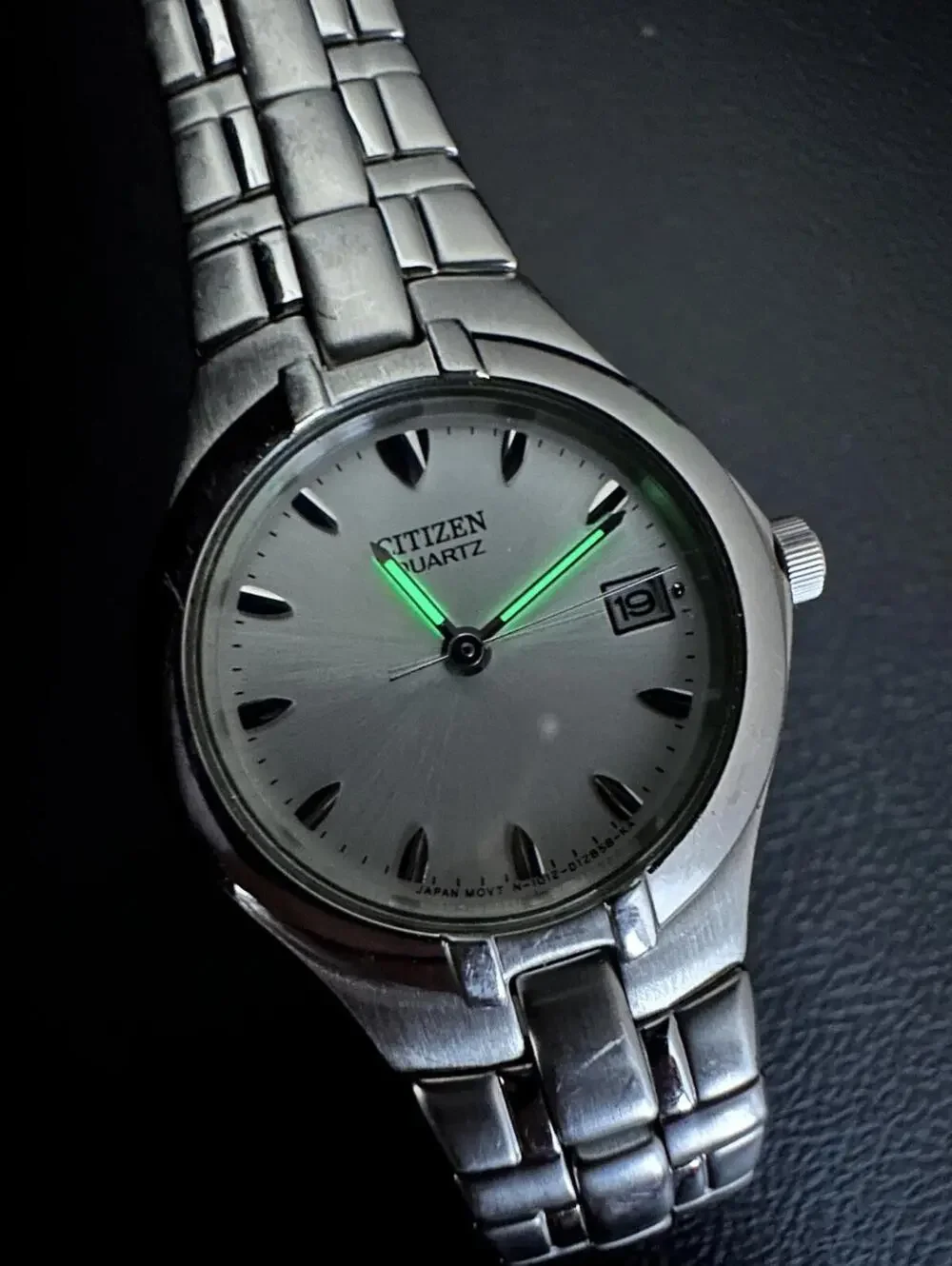 Citizen Quartz Watch Womens Silver Dial Stainless Steel Date 25mm Japan
